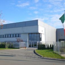 Produktions-/Lagerhalle mit Büro- und Sozialtrakt mit ca. 1.000 m² Nutzfläche/ca. 3.647 m² Grundstück in Oelsnitz/Erzgebirge